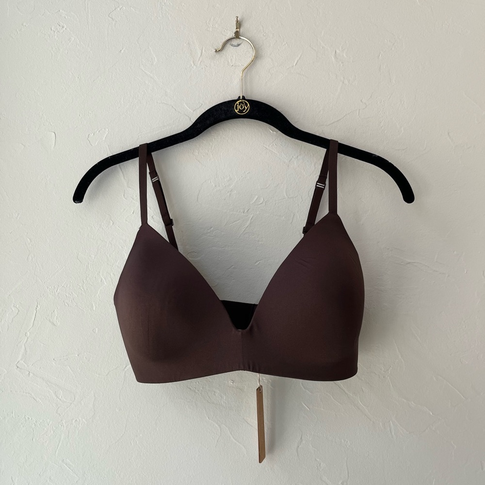 🤎SKIMS WIRELESS FORM T SHIRT LIGHTLY LINED BRA ESPRESSO 34D
